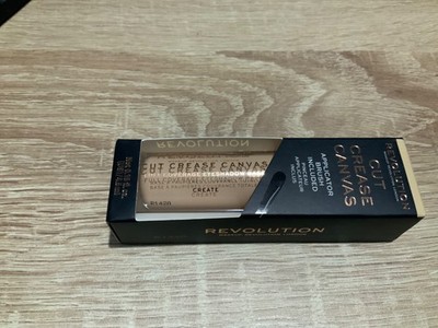 REVOLUTION Cut Crease Canvas Full Coverage Eyeshadow Base - MEDIUM.