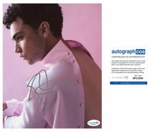 Archie Madekwe AUTOGRAPH - Actor - Signed 10x8 Photo ACOA *dings*