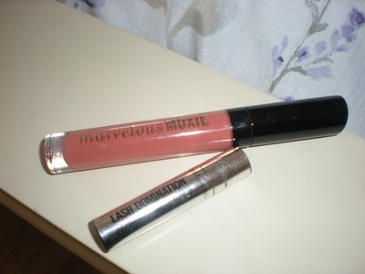 bareMinerals Marvelous Moxie Lip GlossI nfluencer 82787& Lash Domination Mascara