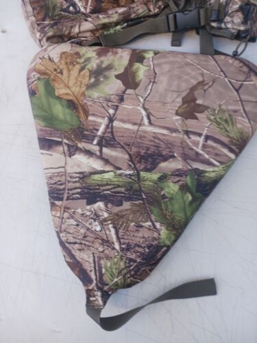 HS Strut Realtree Camo Vest with padded seat Hunting vest size Medium/Large - Picture 3 of 17