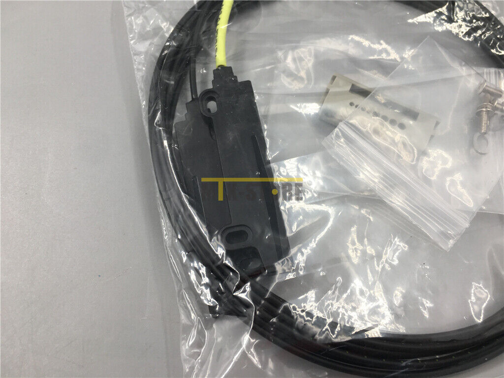 1pcs New in box Keyence Brand new ones Optical Fiber Sensor 1pcs New in box Keyence Brand new ones Optical Fiber Sensor