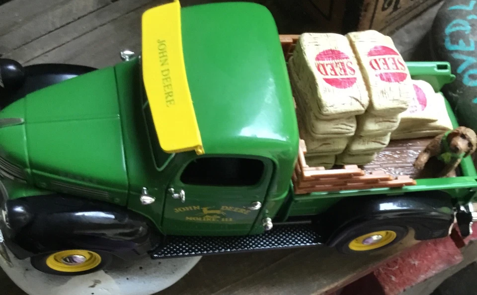 Vntg. 1947 Dodge John Deere Heavy Quality Die Cast Cons. w/ Cargo&Dog,Fun - Image 2 of 4