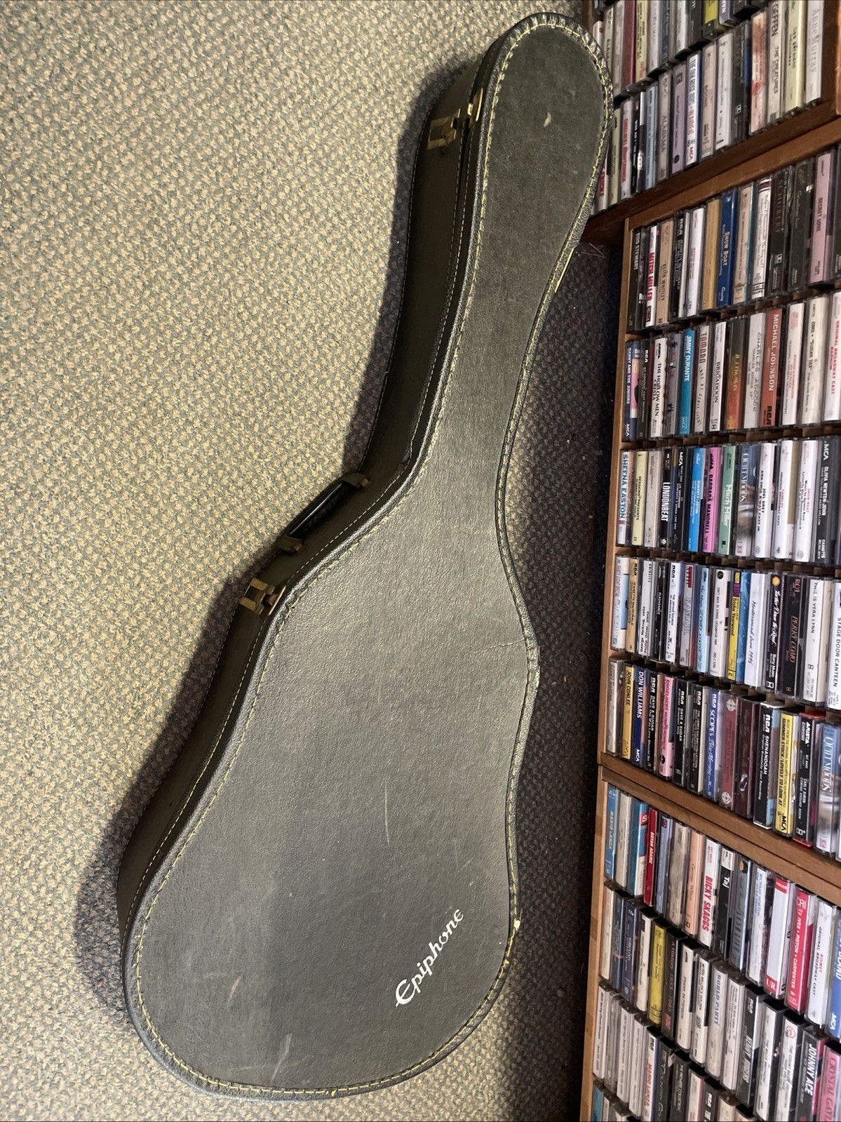 Used 60-70s Vintage Epiphone Acoustic Guitar Hard Case Fiberboard Foam Bad Shape