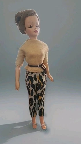 1961 IDEAL TOYS CAROL BRENT LIZ DOLL 15.5"  M-15-L  Nice Condition W/ Original.