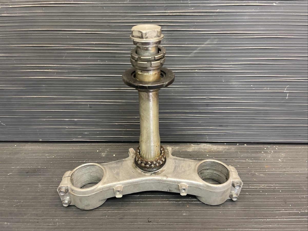 2005 Kawasaki Ninja ZX10R Lower bottom triple tree, fork bridge