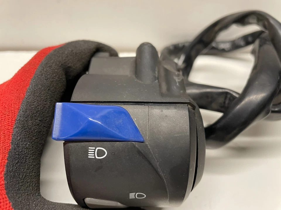 Left Hand Switchgear Aprilia Caponord ETV 1000 2003 - Image 4 of 4