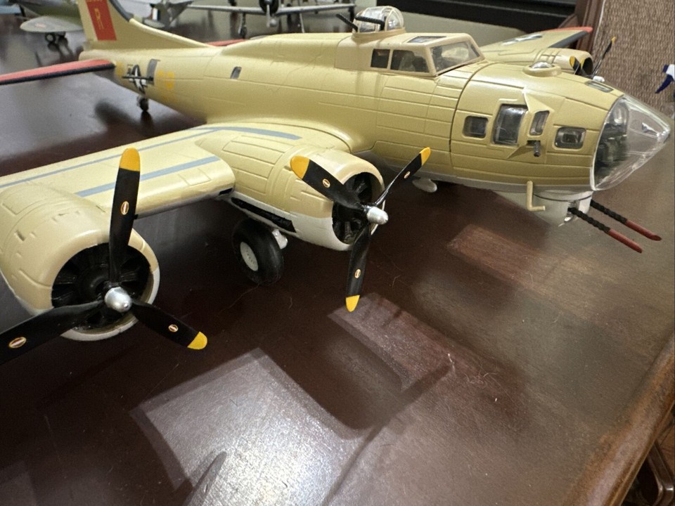 Franklin Mint 1/48 B-17G Flying Fortress 'Nine-O-Nine' - Collection Rare