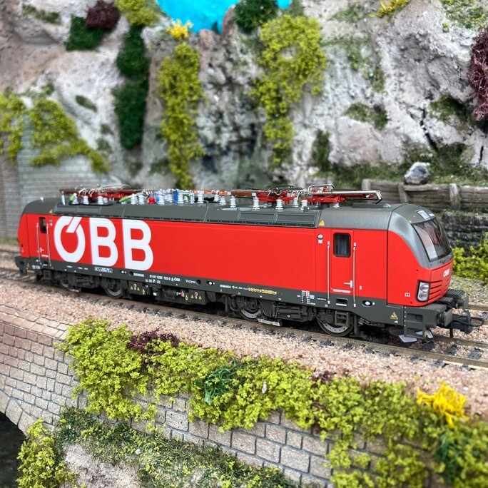 Locomotive électrique ÖBB Roco 79959 avec décodeur son premium pour réseau HO 3 rails