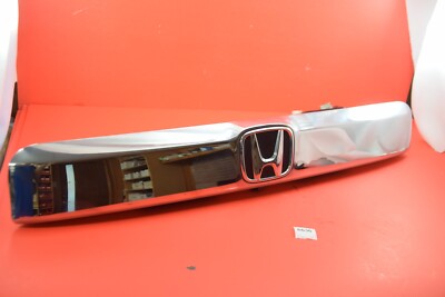 A#3 09-15 HONDA PILOT REAR CHROME TAILGATE HANDLE MOLDING CAMERA