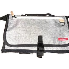 Skip Hop Diaper Changing Gray Wipe Holder Travel Organizer Pad Portable READ