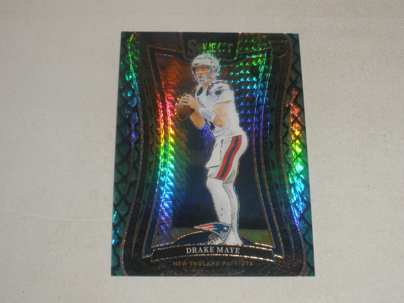 2024 Panini Select Suite Level Dragonscale Prizm #379 Drake Maye 45/81