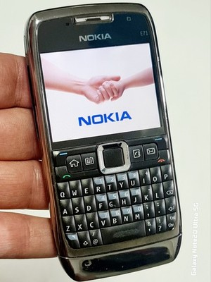 Nokia E71 Classic (Vodafone) 3G Smartphone Top Zustand mit Ladegerät