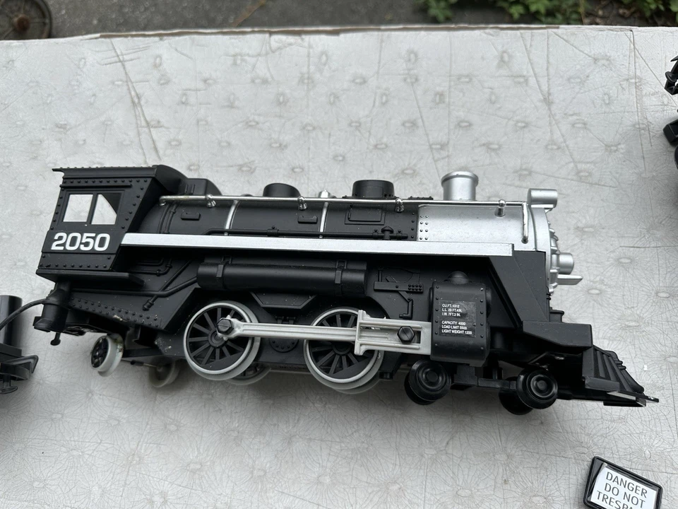 Eztec G Scale Rio Grande Locomotive 2050 & Coal Tender Radio Control R/C Type - Image 2 of 4