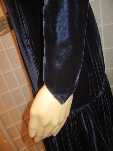 vintage midnight blue velvet high low mermaid goth dress - Picture 11 of 19