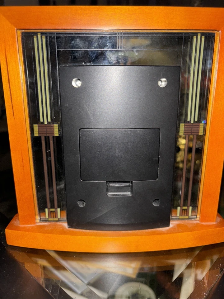 RELOJ DE MESA BULOVA REPISA - FRANK LLOYD WRIGHT "THE WILLITS" B7756 Foto 3 de 3