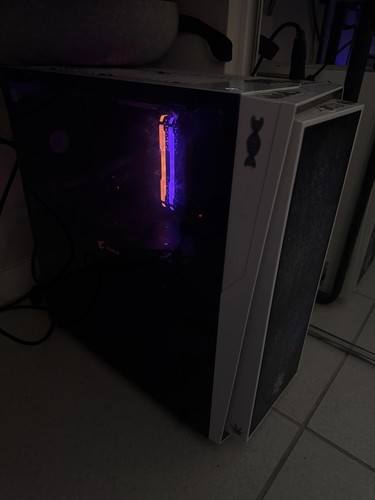 Full PC Setup. 2 Monitors, Keyboard, Mouse, Pad, Cables. - 第 5/9 張圖片
