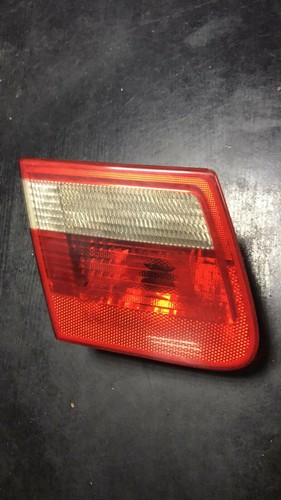 BMW 3 (E46) 2004 Heckklappe Rückleuchte links (Beifahrerseite) 8368759