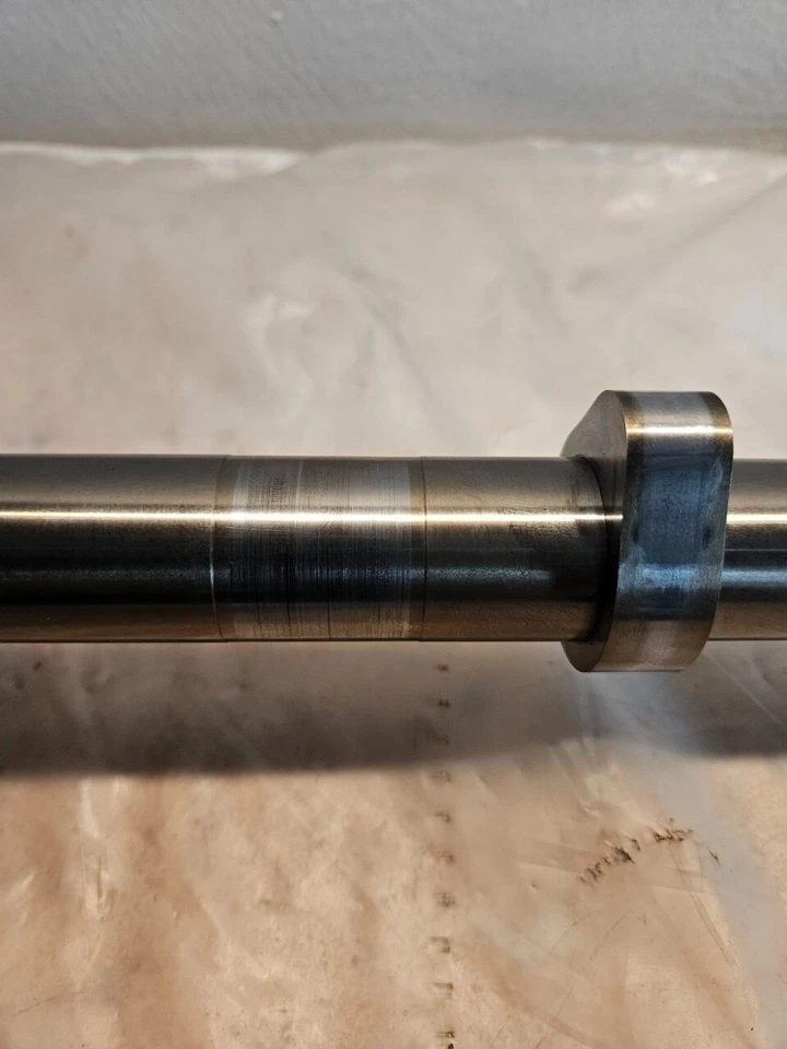 Árbol de levas de admisión del motor Detroit Diesel DD15 14720500801 OEM Foto 3 de 4