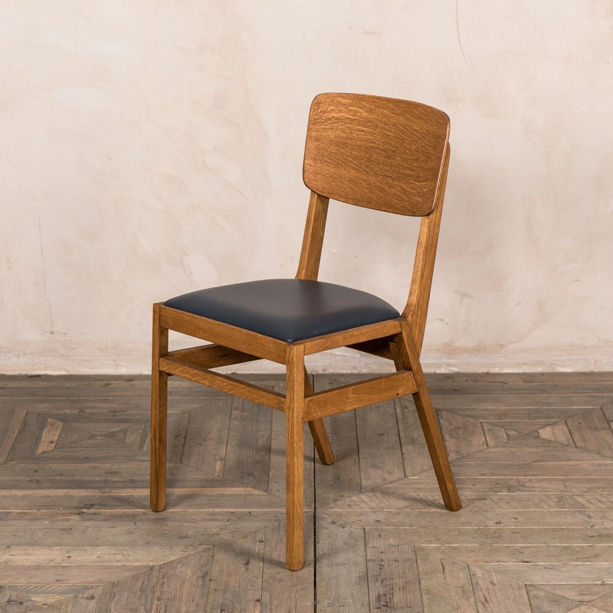 SCANDINAVIAN DINING CHAIR PADDED SEAT CHAIR RESTAURANT CHAIR
