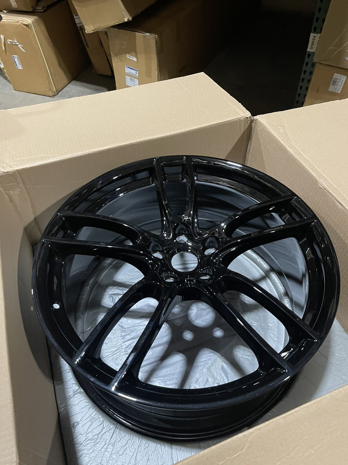 2017-19 ford gt40 front wheel (hg7z1007g)