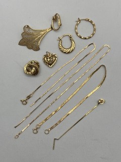 14K Gold Scrap Jewelry Lot Earrings Chains & Pendants 8.79g Total Weight