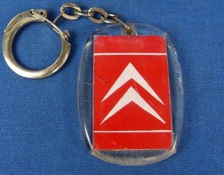 Porte clés Key Ring CITROËN IVECO Chabas SA 84 CAVAILLON