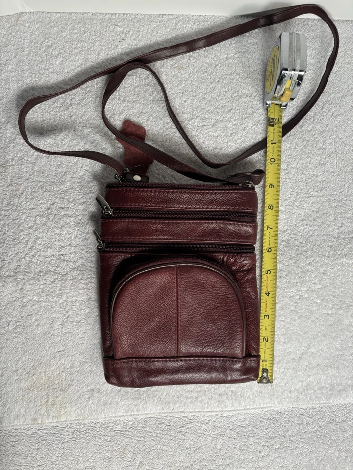 Purse - Leather, Cross Body Purse. Five Zipper Pockets. Very Nice Condition. - Image 2 of 4