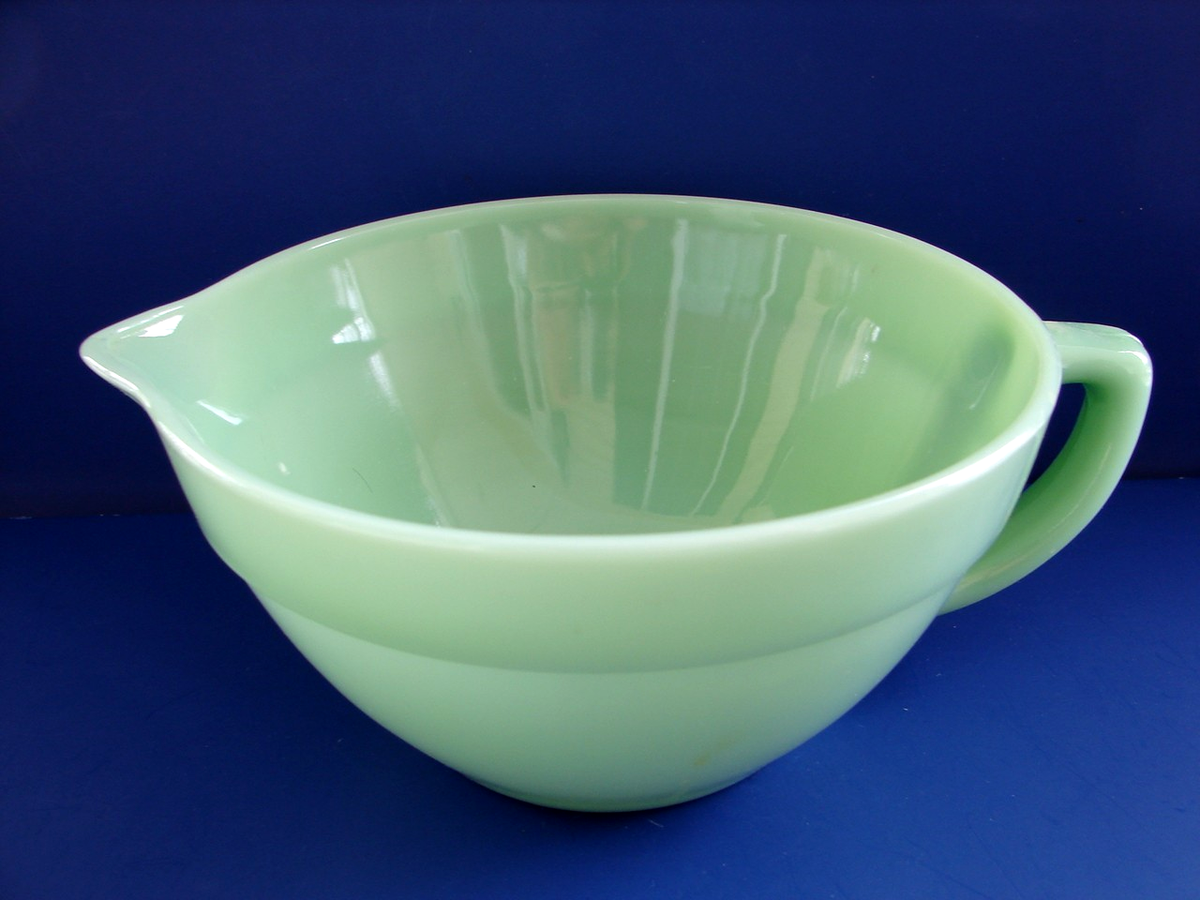 RARE Vintage Fire King 18 Jadeite Milk Green 7½