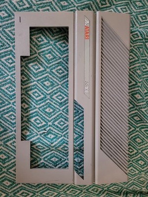 Atari 8-Bit 65XE Top Gehäuse in guter Farbe. Bitte lesen/siehe Bilder