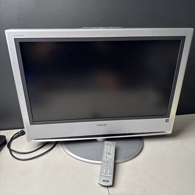 SONY Bravia KLV-S26A10 26  720p LCD Color Television & Remote Retro Gaming TV