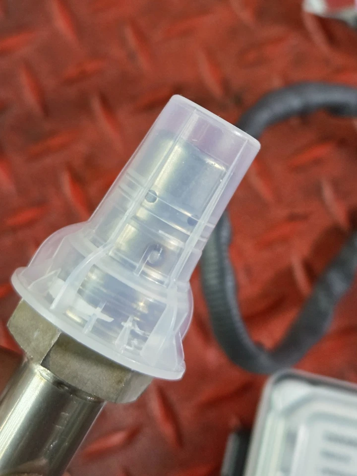 Nuevo sensor de emisiones delantero GM NOX 2010-2015 OEM 12671388 6,6 diésel GMC Savana Foto 4 de 4