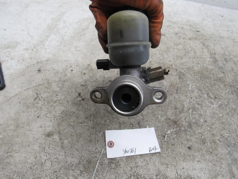 2000 Ford expedition brake master cylinder with rear disc brake option OEM - Изображение 4 из 4