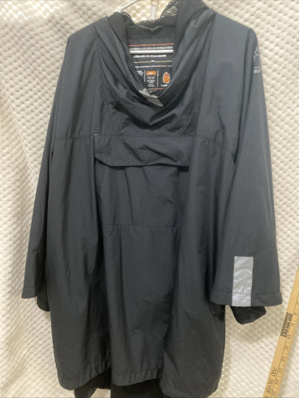 CINTAMANI Iceland Rain Poncho Pullover Jacket Size Large Black Hooded
