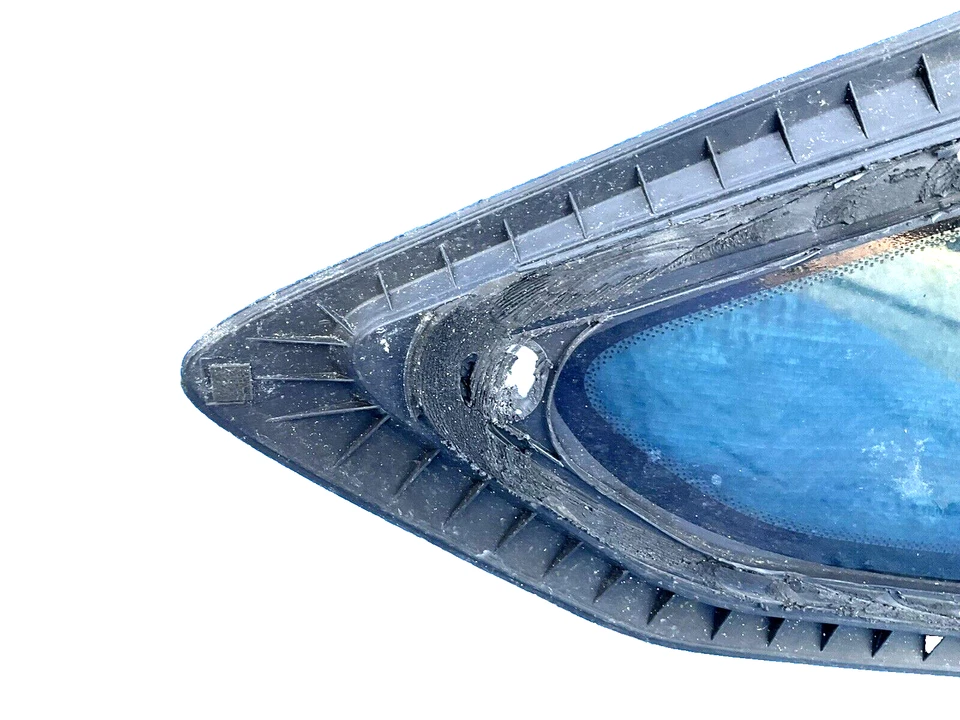 Chevrolet camaro coupe rear right rr quarter window glass oem 2016 2022 - Image 3 of 4