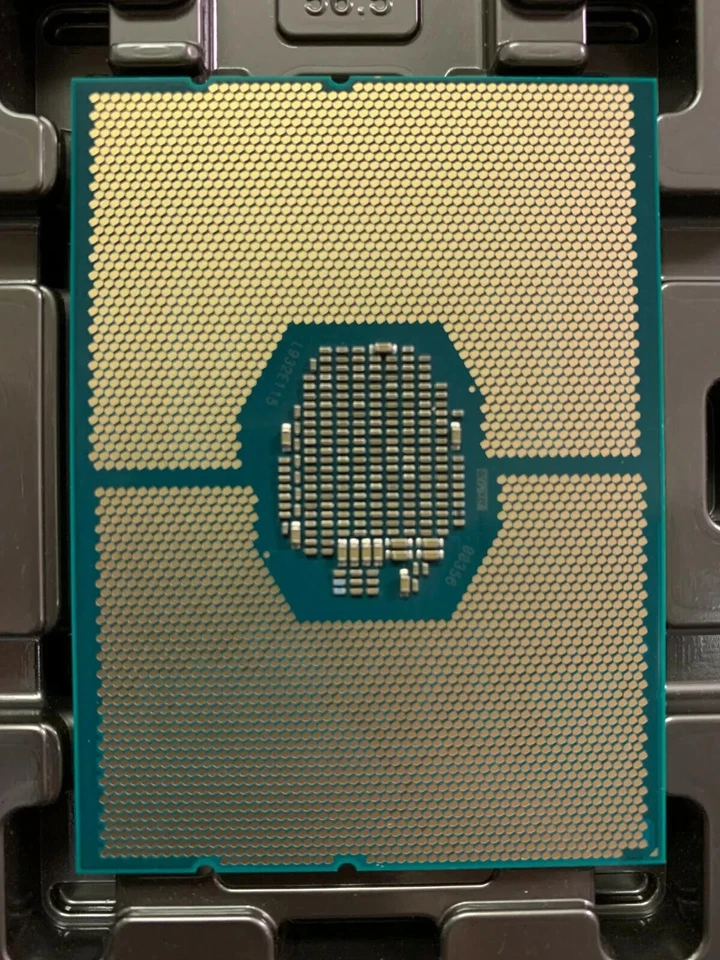 Intel Xeon Gold 5220 CPU SRFBJ 18C 2.2GHz 25M 18 Core FCLGA3647 Processor 125W - Image 2 of 2