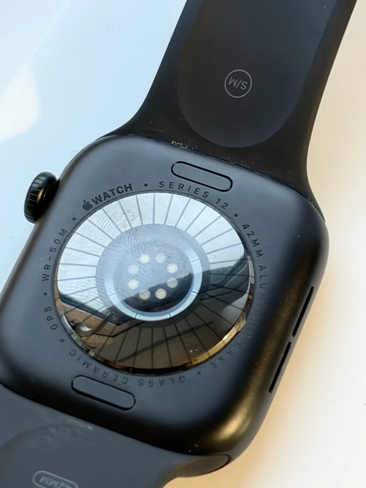 Apple Watch Series 12, photo 3 of 5
