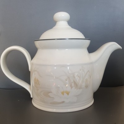 Royal Doulton - Hampstead - L.S.1053 - Teekanne - 1983 - in sehr gutem Zustand! 