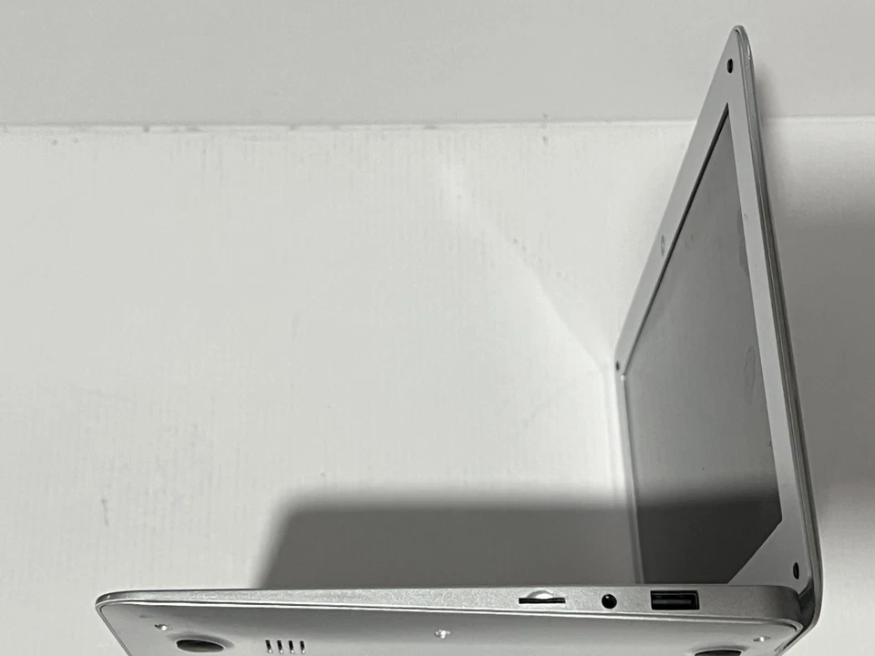 Fusion5 Lapbook T50 10.5" Screen 2gb  Laptop Spares / Repairs - Image 3 of 4