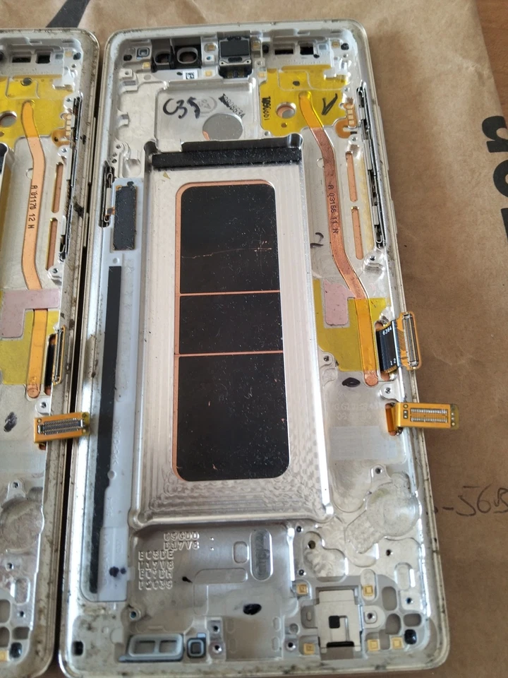 Coppia Scocche Samsung Galaxy Note 8 per Recupero Parti - Immagine 4 di 4