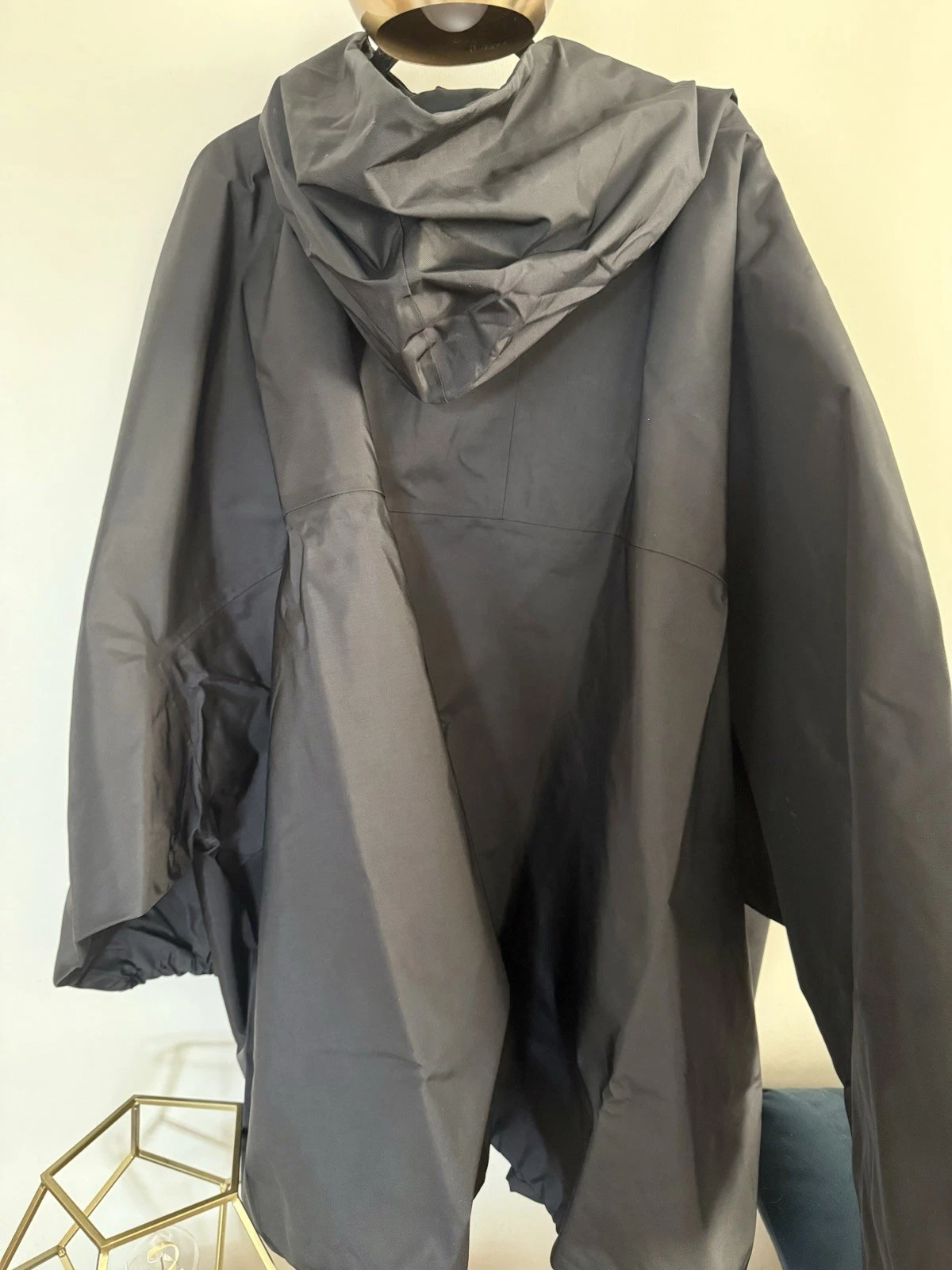 Yeezy Gap 07 Magnet Closure T-Cut Parka Black Size Medium NIB - product detail image 4