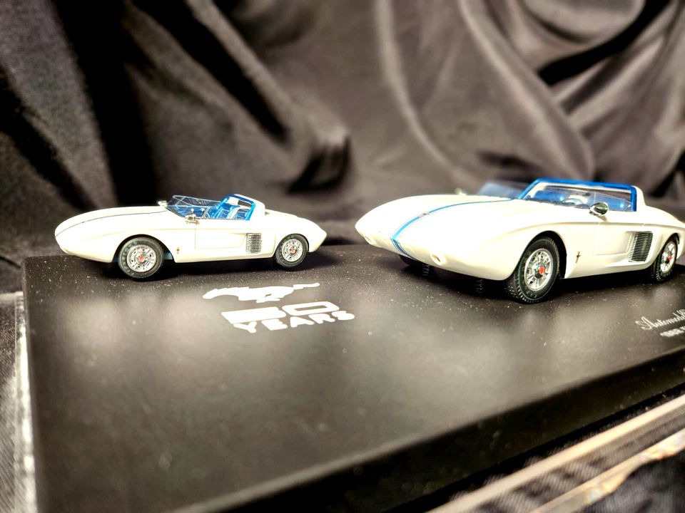 Automodello 1962 Mustang I Concept 50 YRS 1:24 Scale 1:64 Scale Inv. #3007 - Image 2 of 4