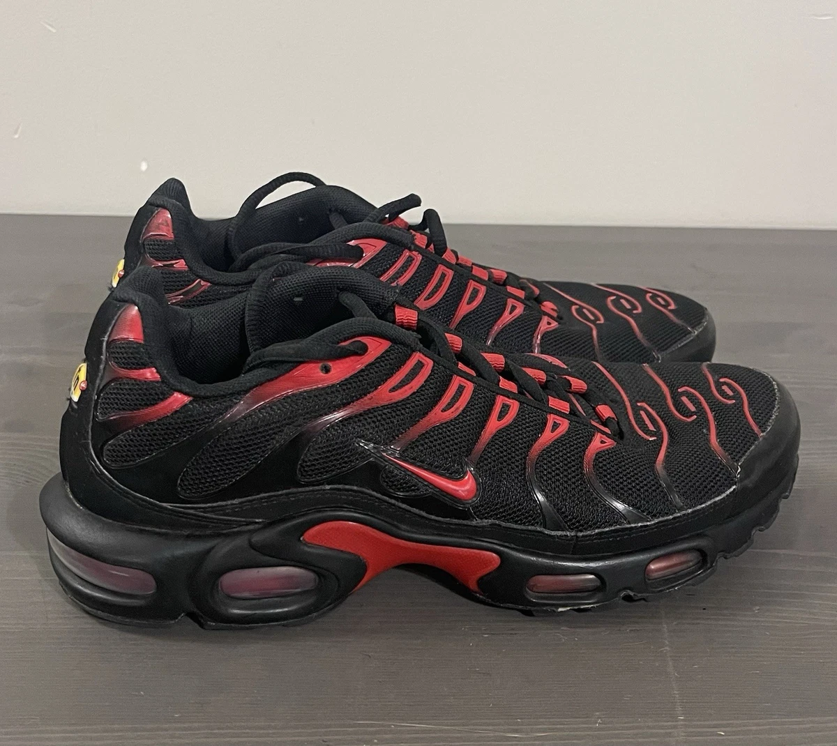 Nike Air Max Plus ‘bred’ sizes 10.5/12 The Nike Air Max Plus  main image 3