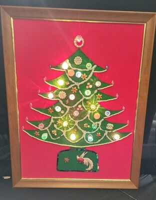VTG Large Framed Christmas Tree Felt & Costume Jewelry  Light Up 26''x20''
