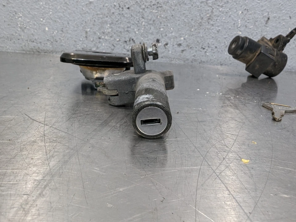 Kawasaki KZ1000P KZ 1000 1994 policía OEM interruptor de encendido con llave Foto 3 de 4