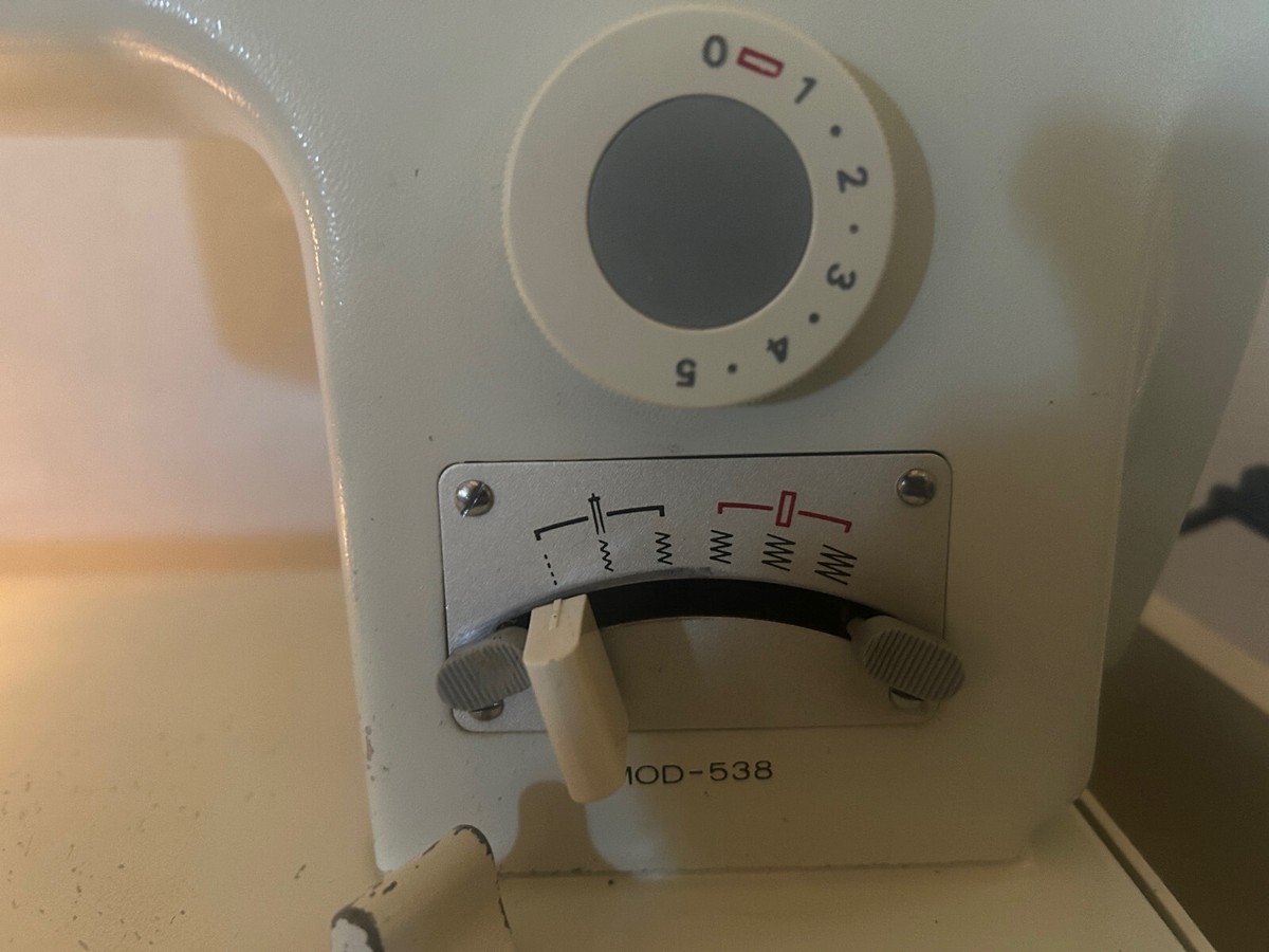 ねこっち Vintage Necchi Model 538 Zigzag, made in Japan, Aluminum body