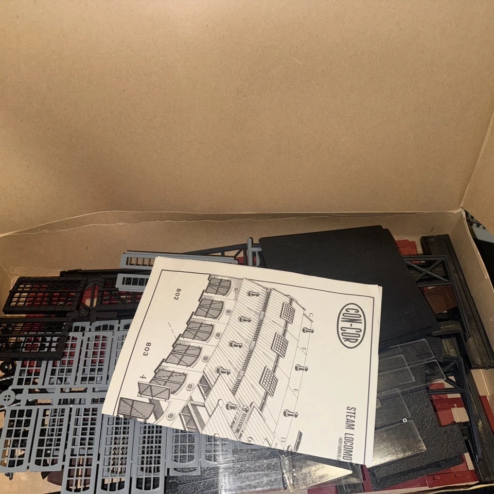 Con-Cor Heljan HO Scale Steam Locomotive Roundhouse Kit #802 NOS - Image 4 of 4