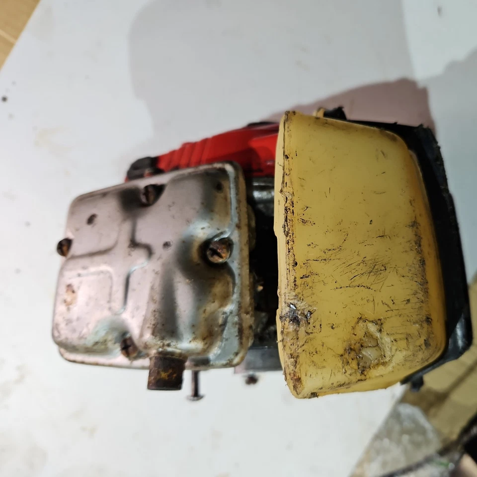 Kawasaki TG24 Strimmer - BREAKING FOR PARTS. - Image 4 of 4