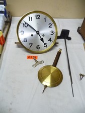 6513.      Altes Uhrwerk Uhrenzifferblatt  Ersatzteile für Standuhr
