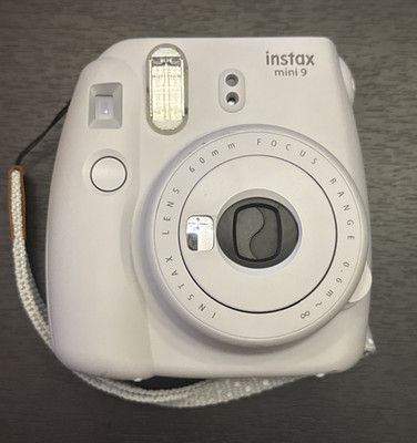 Fujifilm Instax Mini-9 Instant Camera Strap Light Gray TESTED WORKS EUC