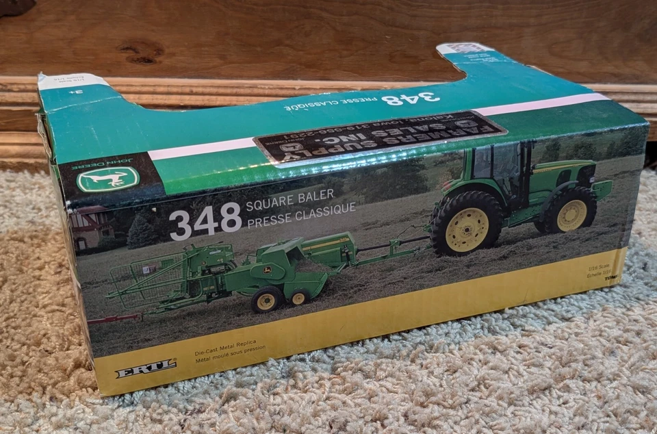 Empacadora de heno cuadrada John Deere escala 348 1/16 nueva en caja Foto 3 de 4